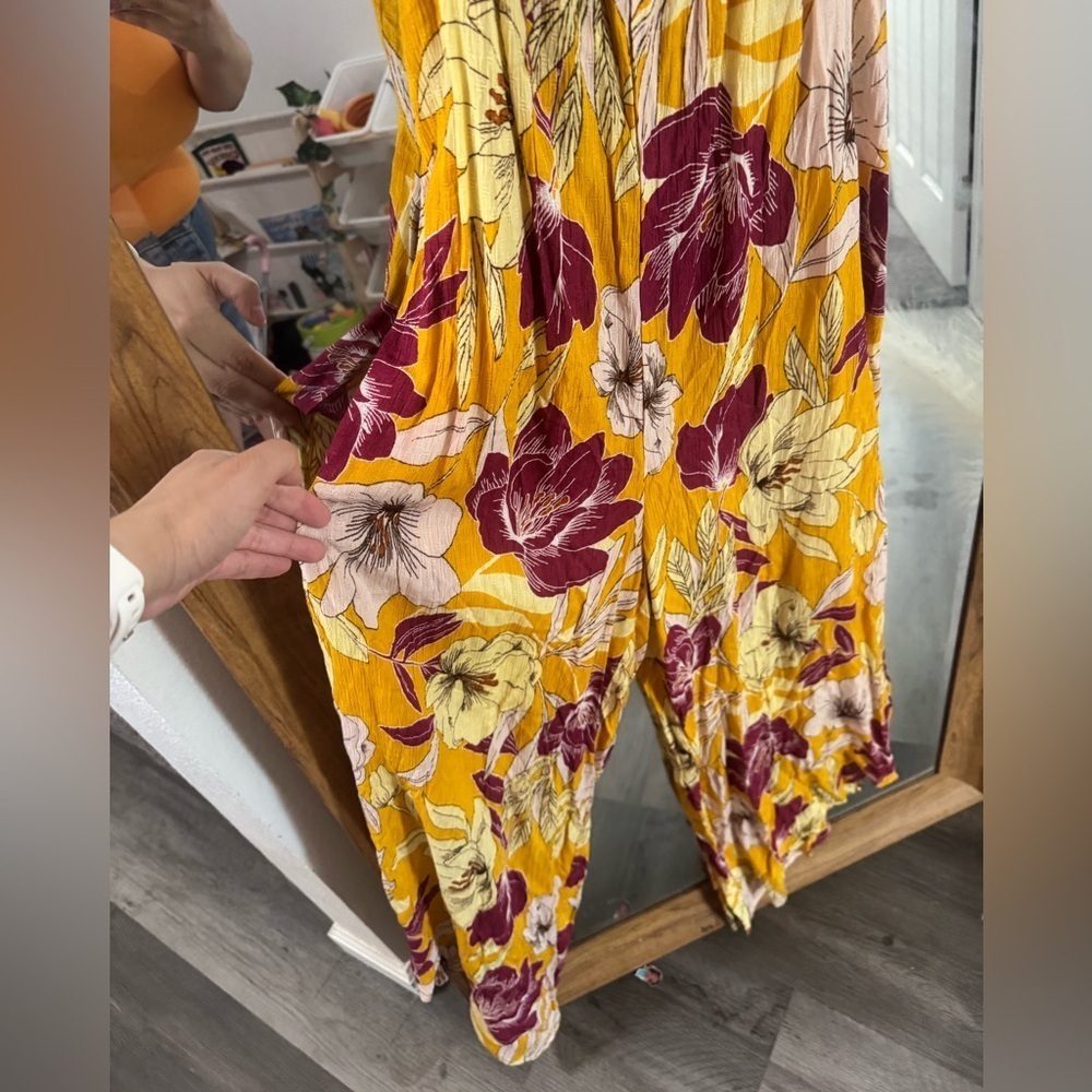 BNWT Band Of Gypsies Euphoria Gold Floral Wide Leg Jumpsuit Women’s Size Small - Picture 6 of 7